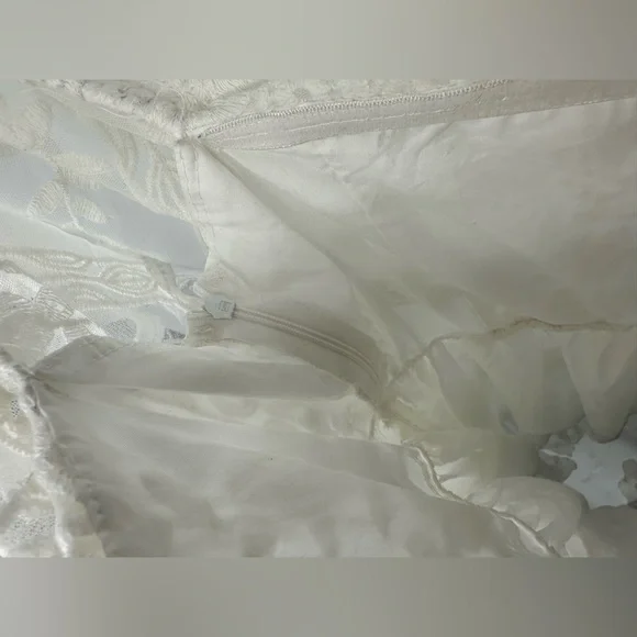 Cream Off-Shoulder Sleeveless Wedding Gown - Picture 6 of 7